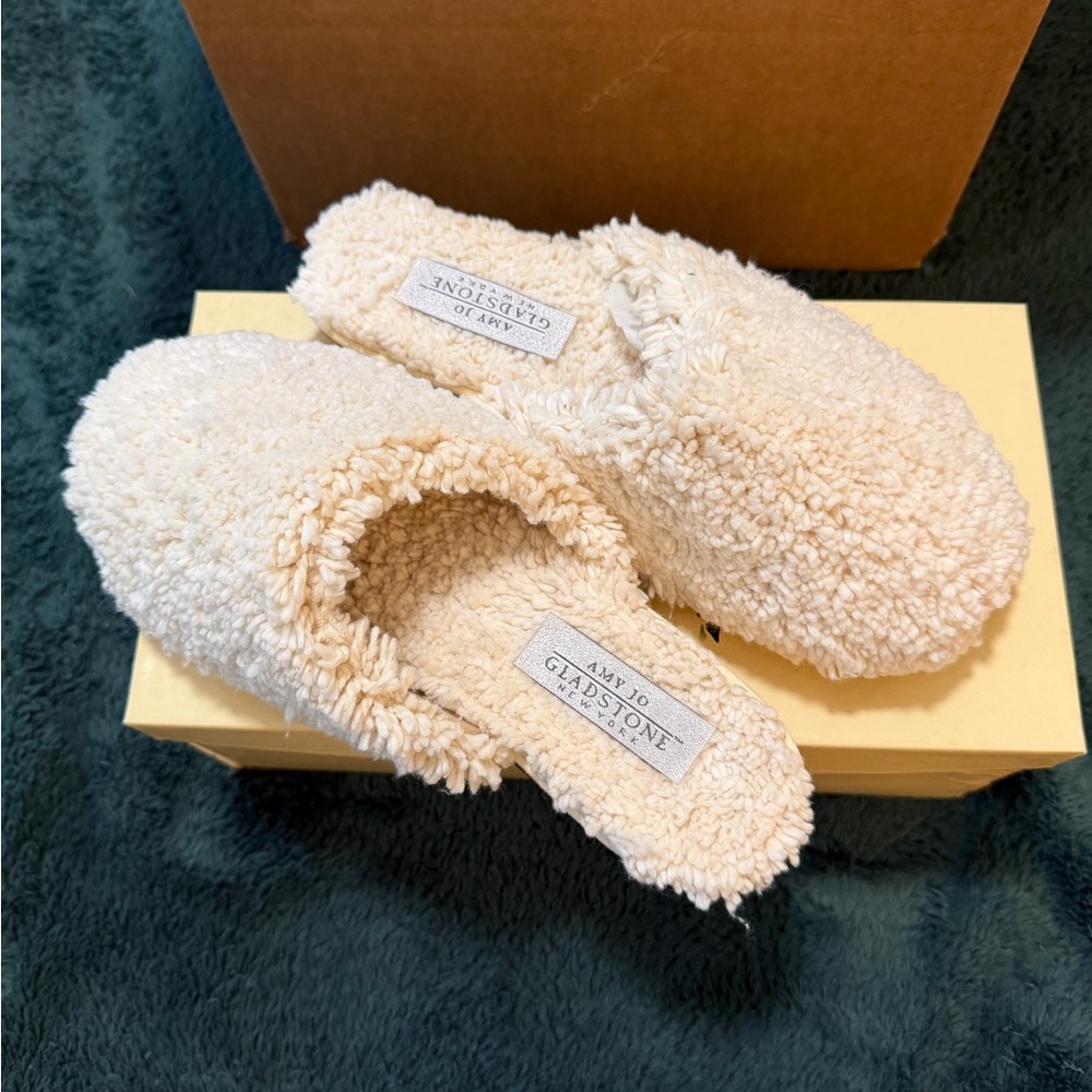 Amy Jo Gladstone Bam Bam Cream Shag Slippers size 7